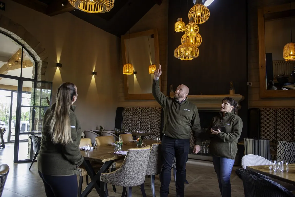Ye Horns Inn: Cornerstone Group on site