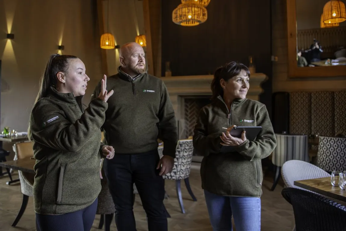 Ye Horns Inn: Cornerstone Group on site