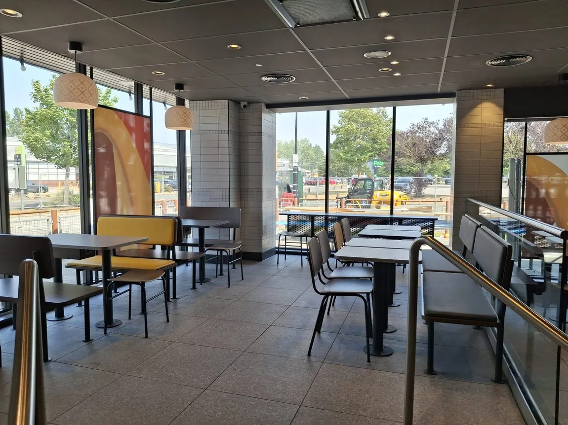 Fast serve restaurant interior fit-out